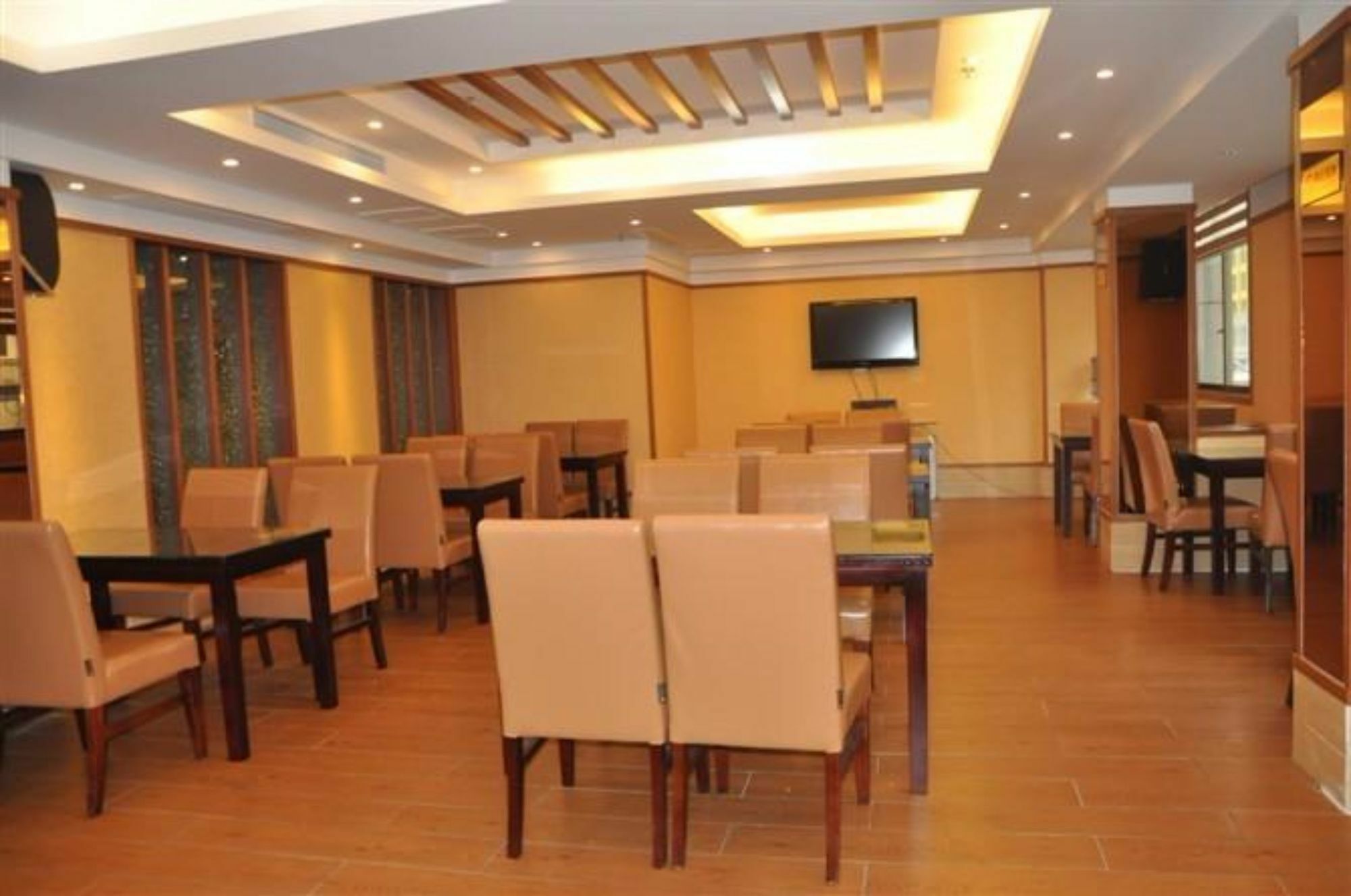 Yiwu Ruifeng Hotel Экстерьер фото